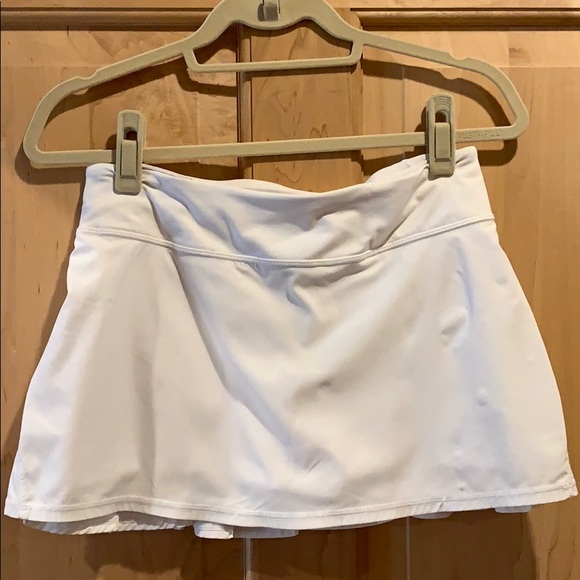 lululemon athletica Other - Lululemon tennis/running skirt.  White. Size 6 reg